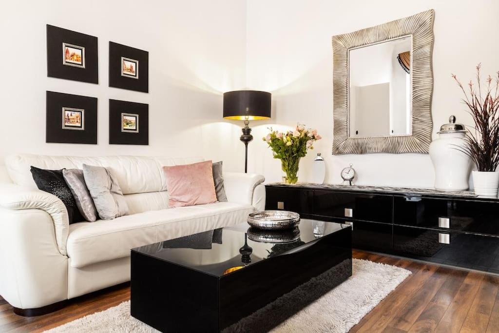 Househost Apartment:Lobzowska 22 Krakkó Kültér fotó