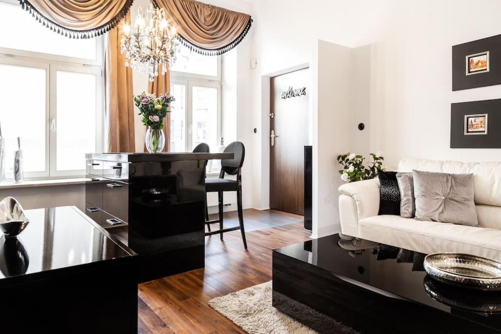Househost Apartment:Lobzowska 22 Krakkó Kültér fotó