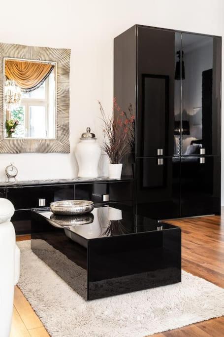 Househost Apartment:Lobzowska 22 Krakkó Kültér fotó